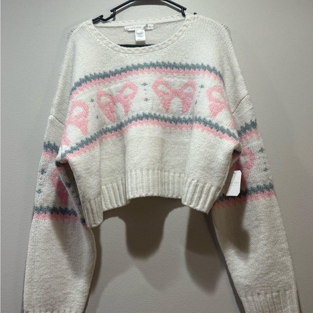Altar'd State Pink and Gray Crew Neck Cropped Sweater